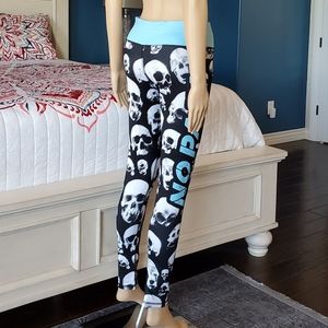 BORN TO CHILL LEGGINGS SZ M